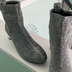 Amazing metallic shoes